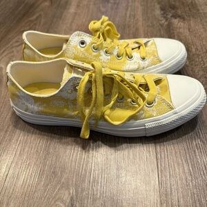 Converse Chuck Taylor Low Top Yellow Canvas Sneaker Size 8